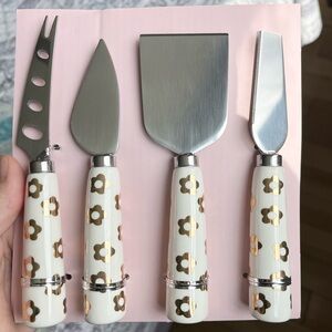 NEW✨ White with Gold Flowers Cheese Knives